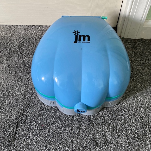 The Hand Shell - Picture 1 of 4